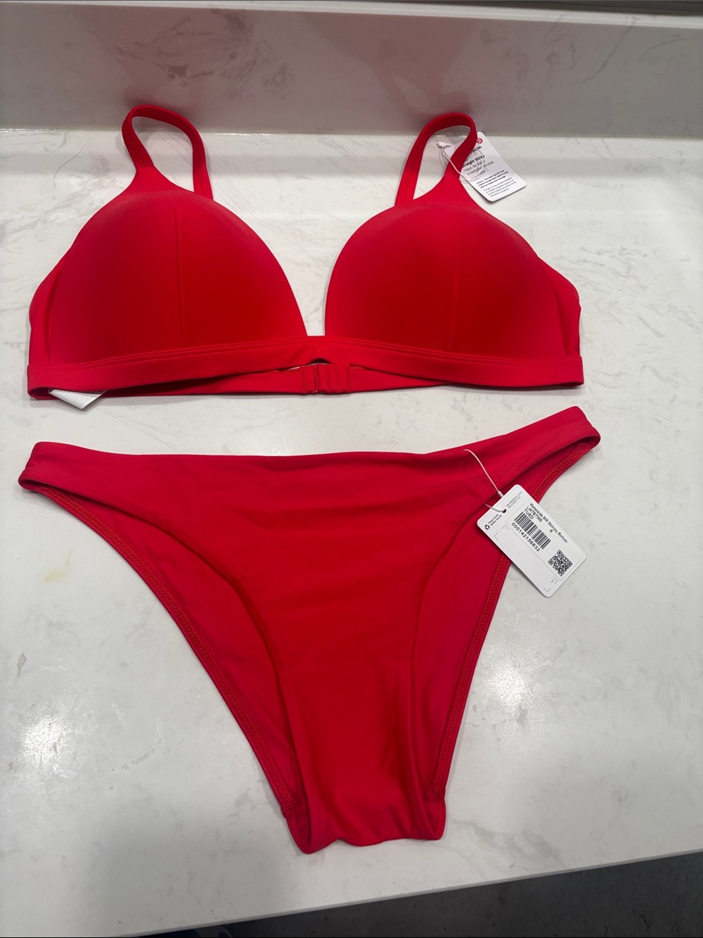 Lululemon waterside bikini top size C bottoms size 8